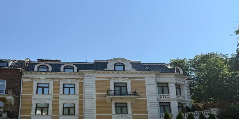 Зняти окрему будівлю, Львів, Галицький район, Паркова вул., 18000 usd, 730 кв.м