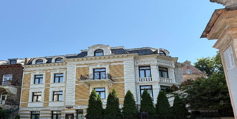 Зняти окрему будівлю, Львів, Галицький район, Паркова вул., 18000 usd, 730 кв.м