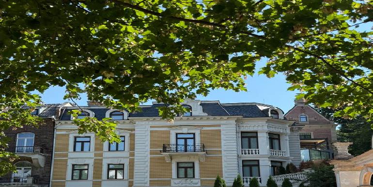 Зняти окрему будівлю, Львів, Галицький район, Паркова вул., 18000 usd, 730 кв.м