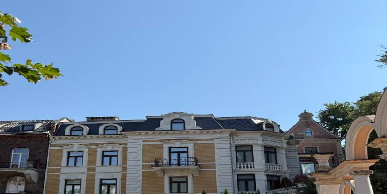 Зняти окрему будівлю, Львів, Галицький район, Паркова вул., 18000 usd, 730 кв.м Зняти окрему будівлю, Львів, Галицький район, Паркова вул., 18000 usd, 730 кв.м